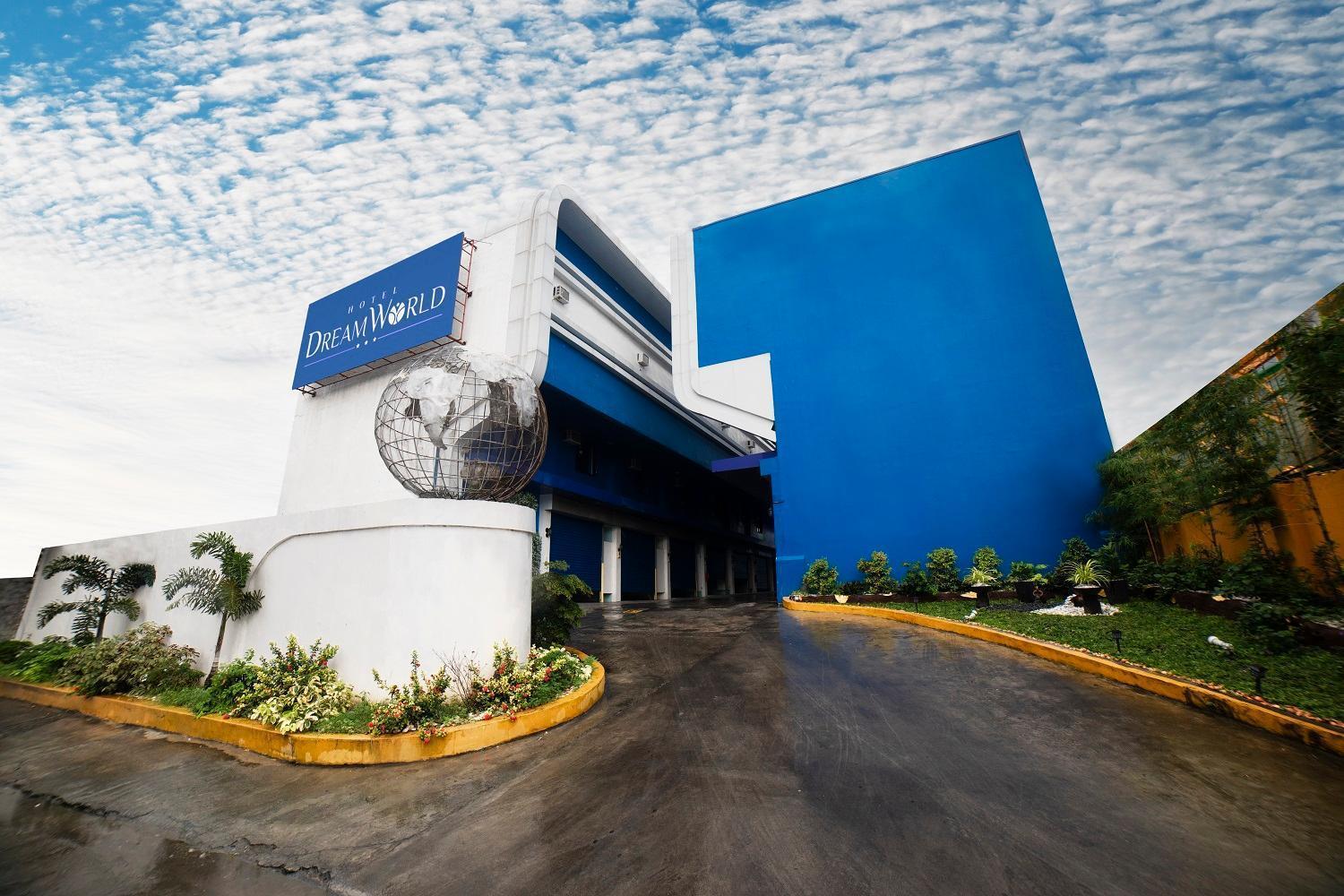 Hotel Dreamworld Las Piñas Bagian luar foto