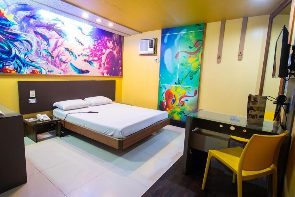 Hotel Dreamworld Las Piñas Bagian luar foto