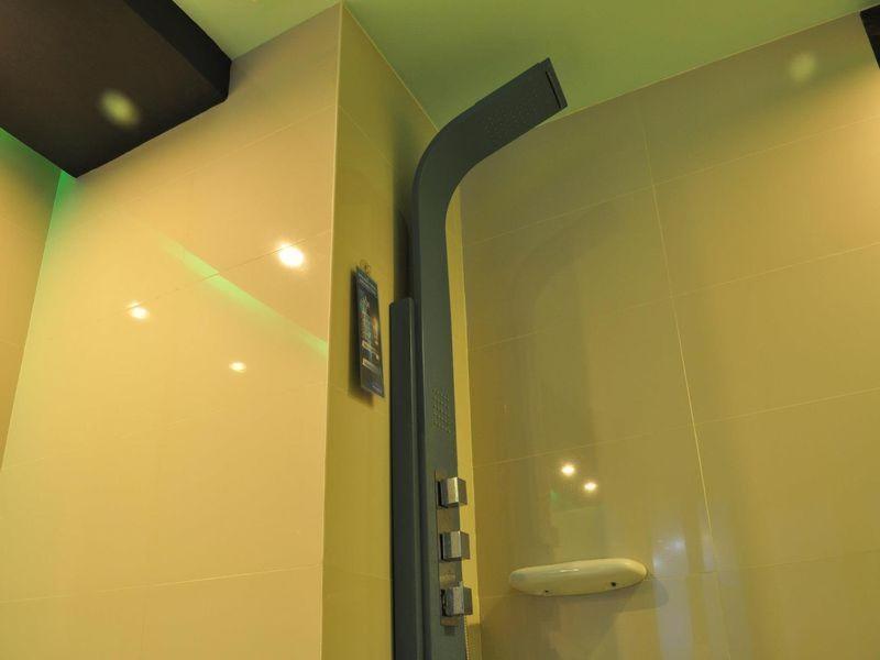 Hotel Dreamworld Las Piñas Bagian luar foto