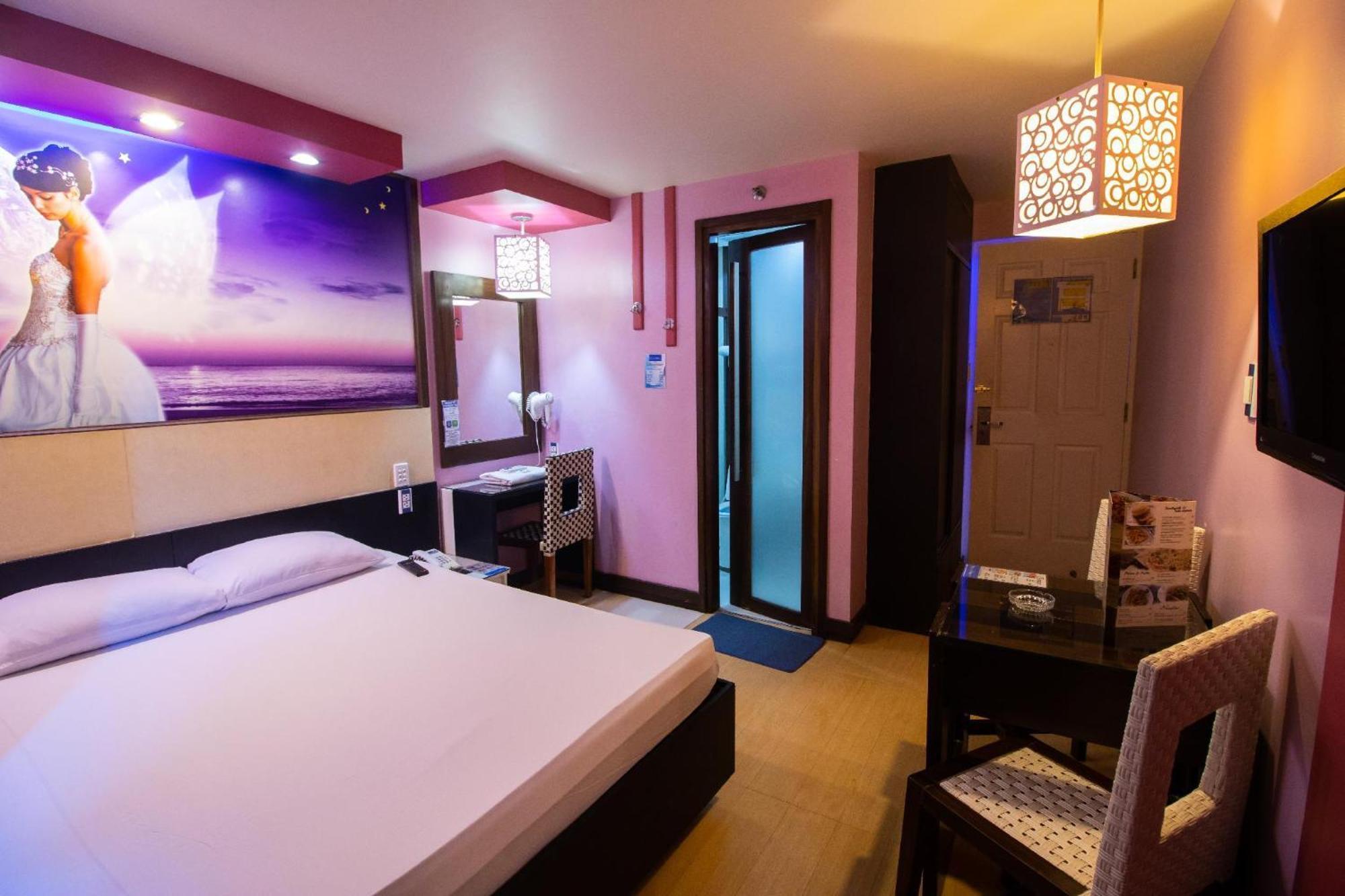 Hotel Dreamworld Las Piñas Bagian luar foto