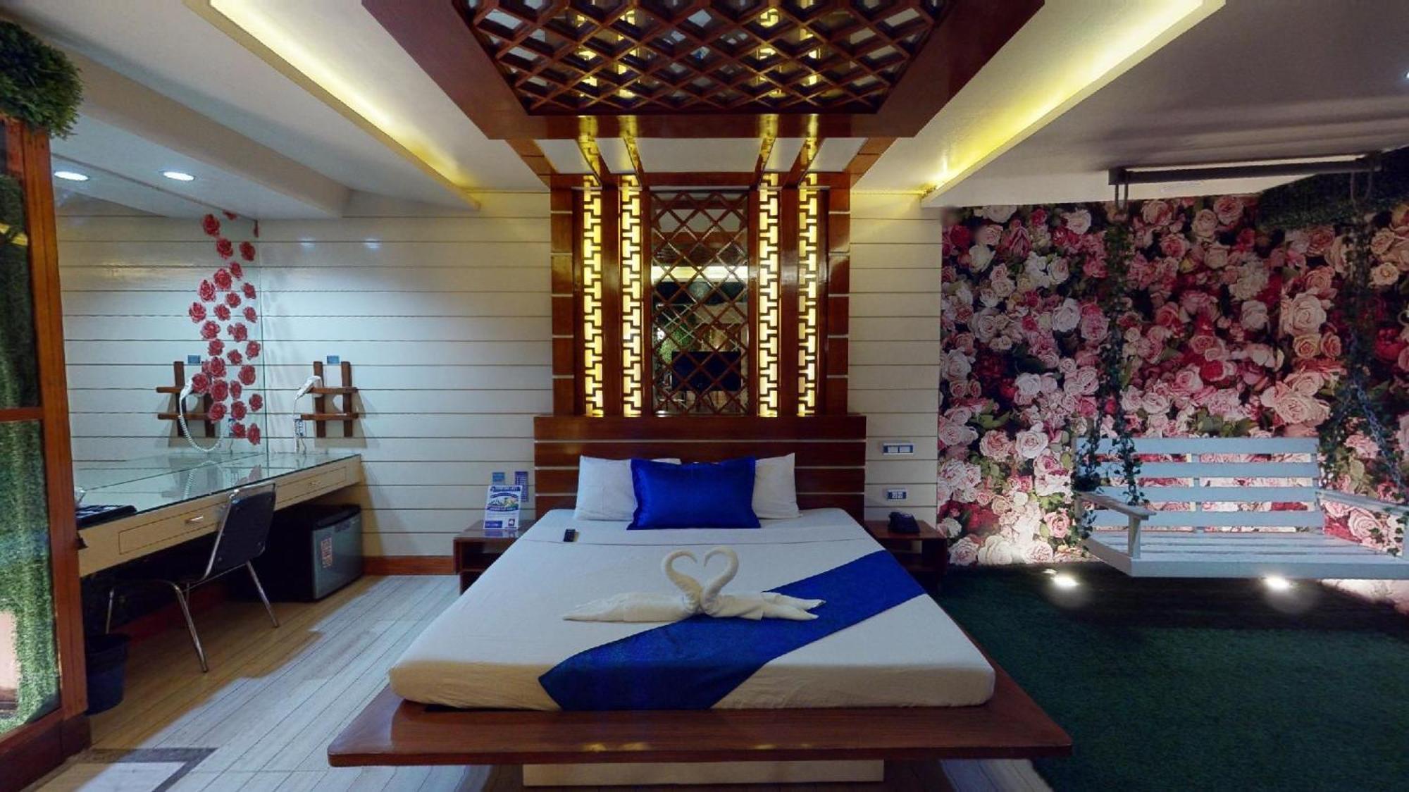 Hotel Dreamworld Las Piñas Bagian luar foto